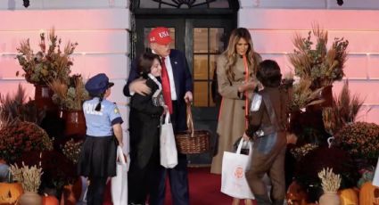 Halloween en la Casa Blanca: Trump y Melania entregan dulces a decenas de niños