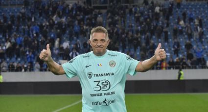 ¡Como en México! El dueño de un equipo de futbol de Rumania entra a jugar un partido de Copa a los 61 años de edad y levanta polémica: “Es un circo”