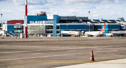 Cierra aeropuerto en Lituania por presencia de globos aerostáticos con cigarros de contrabando
