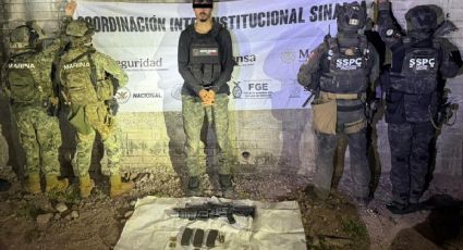 Detienen en Sinaloa a hombre relacionado con Los Chapitos con armas y un vehículo con emblemas del Ejército
