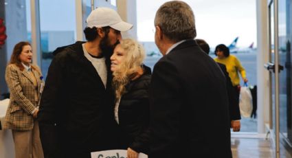 Arriban a la CDMX los seis mexicanos detenidos por Israel; familiares y conocidos acuden a recibirlos