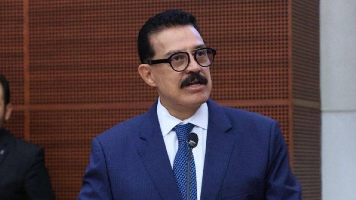 Carlos Lomelí, senador de Morena, defiende los millonarios contratos entregados a su emporio farmacéutico: no hubo favoritismo