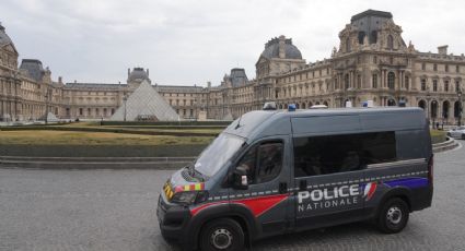 Encarcelan a dos nuevos sospechosos por robo en el Louvre; otros tres de los arrestados el miércoles salen libres