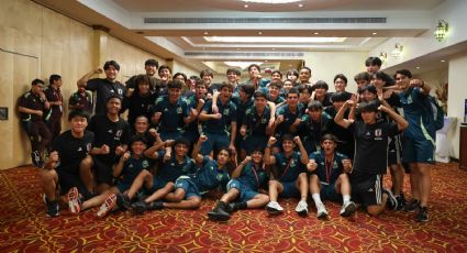 La mejor tradición: La selección de Japón vuelve a celebrar eufórica con la de México tras el pase del Tri a Octavos en el Mundial Sub 17