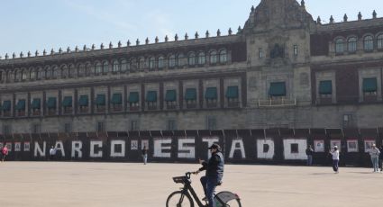 Pintan de nuevo “Narcoestado” en las vallas frente a Palacio Nacional
