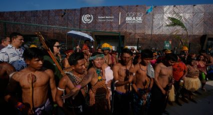 "Nos negamos a ser sacrificados por la agroindustria": grupos indígenas protestan en la COP30