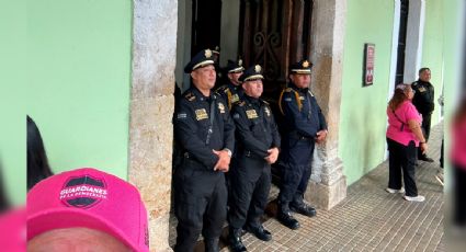 Marchan en Mérida por el asesinato de Carlos Manzo y lanzan consignas contra Morena y Sheinbaum