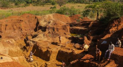 Mueren 40 mineros por el colapso de un puente improvisado en una mina ilegal del Congo