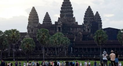 Autobús se accidenta en puente de Camboya y cae al río: hay 13 pasajeros muertos