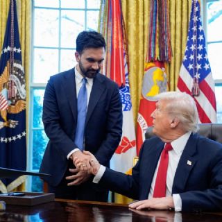 Trump critica al alcalde de Nueva York por su propuesta de crear impuesto a viviendas de lujo