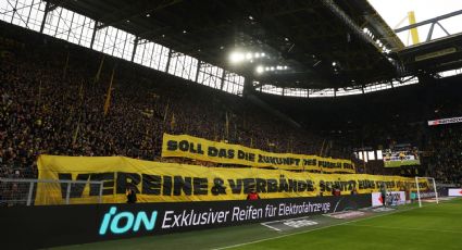 Aficionados protestan con 12 minutos de silencio en varios partidos en Alemania contra medidas de seguridad en los estadios de futbol