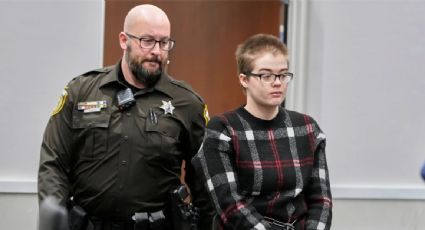 Se fuga mujer que apuñaló en EU a una compañera de su clase en 2014 para ofrecerla a Slender Man