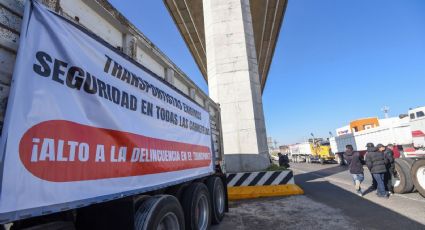 Transportistas y agricultores mantienen bloqueos este lunes en carreteras de al menos 10 estados