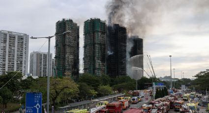 Suman 55 personas muertas y 68 lesionadas por el incendio en varios edificios de Hong Kong