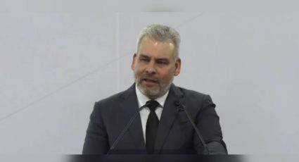 “Sé que hay una enorme indignación y enojo”, dice Ramírez Bedolla después de que fue abucheado y golpeado en el funeral de Carlos Manzo