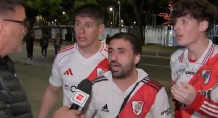Fans de River Plate se hacen virales por abandonar el estadio, ver el penalti de último minuto en su celular, celebrar y darse cuenta que se había fallado
