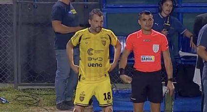 El presidente de un equipo en Paraguay impone récord al entrar de cambio en un partido de Primera División a los 51 años