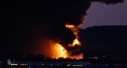 Al menos tres muertos y 11 heridos deja explosión de avión de carga en Louisville