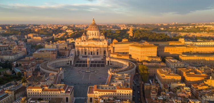 Vaticano confirma culpabilidad de sacerdote argentino que abusó de un menor