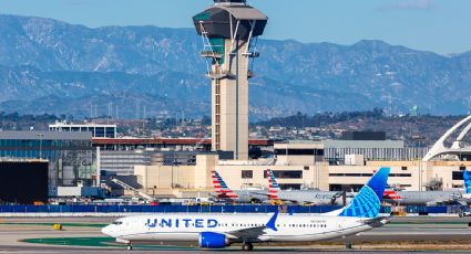 Crisis aérea en EU: más de mil 700 vuelos cancelados y falta de personal en torres de control por el cierre de gobierno
