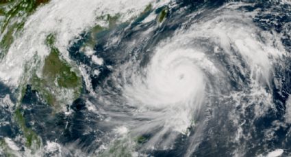 Filipinas evacúa a más de 100 mil habitantes ante la llegada del supertifón "Fung-wong"