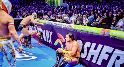 Bad Bunny asiste a función de lucha libre en la Arena México cubierto con una máscara de ‘Místico’, aunque varios aficionados lo reconocieron