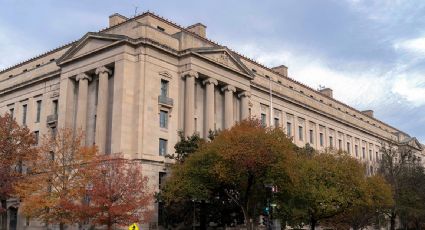 EU busca frenar investigación por desacato en deportaciones de venezolanos y apartar al juez del caso