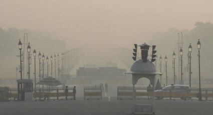 Densa nube de smog en Nueva Delhi obliga a cancelar vuelos y manda a tribunales a home office