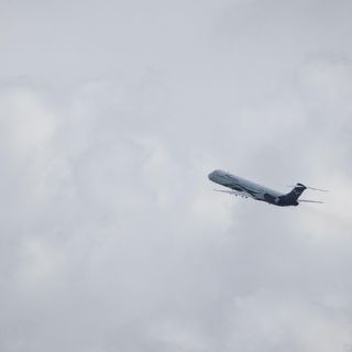 Autoridades de EU reabren el espacio aéreo en El Paso tras descartar amenazas a vuelos comerciales