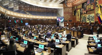 Asamblea de Ecuador apoya medidas para "restaurar democracia" en Venezuela y contra Maduro
