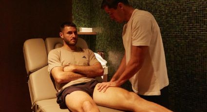 El mexicano Santiago Giménez es operado del tobillo derecho y el Milan confirma que estará mes y medio de baja