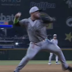 Espectacular out en la Liga Mexicana del Pacífico es narrado de manera épica y el comentarista recibe elogios: “Ponte en una estrella, pero engánchate de ella”