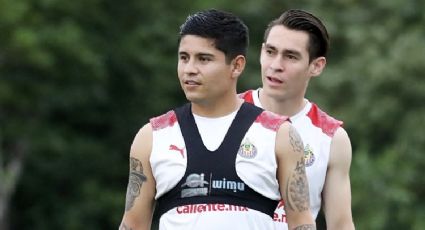 De la Primera División, al llano: ‘Chofis’ López le entra a la ‘talacha’ para jugar la Copa Navidad con Chivas MV