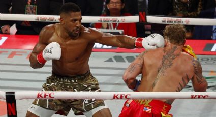¡Decepcionante exhibición! Anthony Joshua noquea con potente derechazo a Jake Paul en pelea de baja calidad; el youtuber se la pasó corriendo