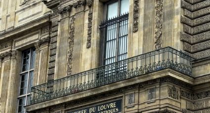Museo del Louvre instala una reja de seguridad en la ventana por la que ingresaron sujetos para cometer el robo de joyas