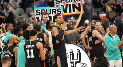 ¡Se volverá tradición! Victor Wembanyama inaugura épico festejo con aficionados de los Spurs tras aplastar al Thunder, vigente campeón de la NBA