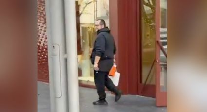 Captan a José Ramón López Beltrán de compras en una tienda Loro Piana en Houston y con bolsa de Hermès en mano