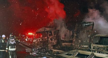 Carambola de más de 50 vehículos deja dos muertos y 26 heridos en carretera de Japón