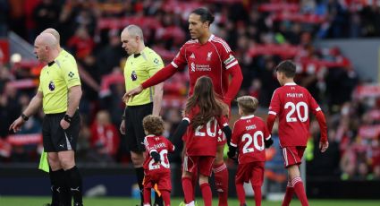 ¡Nunca caminarán solos! Los hijos de Diogo Jota salen junto a los jugadores del Liverpool ante Wolverhampton en emotivo homenaje