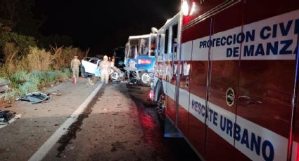 Choque entre camión que transportaba trabajadores y una camioneta deja dos muertos en Manzanillo