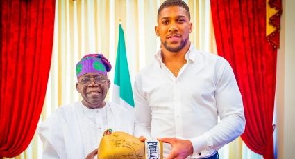 Presidente de Nigeria lamenta el accidente del boxeador Anthony Joshua y la muerte de dos integrantes de su equipo: "Esta tragedia ensombrece la temporada"