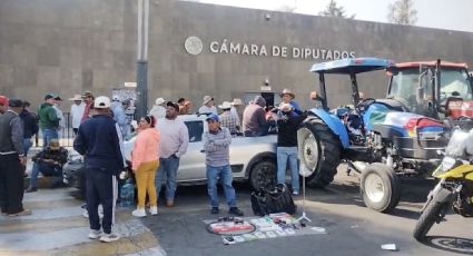 Agricultores arriban a la CDMX en sus tractores para intentar frenar la aprobación de la Ley de Aguas
