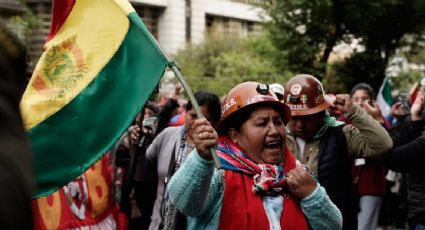 Mineros protestan en La Paz por subsidio de gasolina; enfrentan a la policía con dinamita