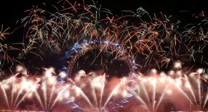 Ciudades del mundo dan la bienvenida al 2026 con espectáculos e iluminan sus cielos con fuegos artificiales