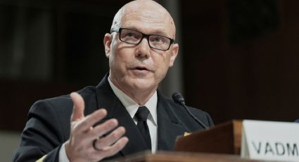 Almirante niega que Pete Hegseth ordenara matar a los sobrevivientes durante el primer ataque en el Caribe