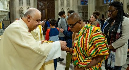 Asistencia a iglesias hispanas de EU se reduce por temor a las deportaciones, según estudio