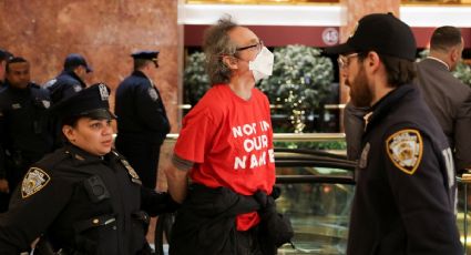Arrestan a casi 100 personas que protestaban en la Torre Trump por detención de un activista palestino