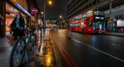 Londres prohibirá las bicicletas eléctricas no plegables en el metro y tren por seguridad