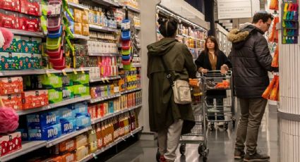 Bebidas alcohólicas, ropa, electrónicos y gas, los productos que aumentarán de precio en EU por los aranceles de Trump