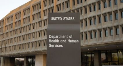 Empiezan a despedir a empleados de salud en Estados Unidos; estiman hasta 10 mil personas afectadas